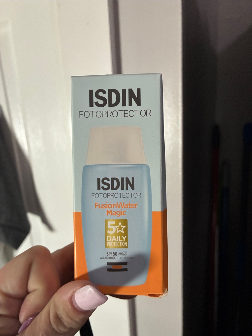 Isdin Fotoprotector Fusion Water Magic SPF 50 Sunscreen - Blue/Orange
